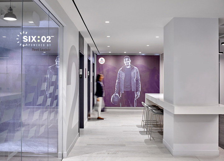 唯美工業(yè)風(fēng) 美國(guó)零售商Foot Locker紐約總部設(shè)計(jì)欣賞