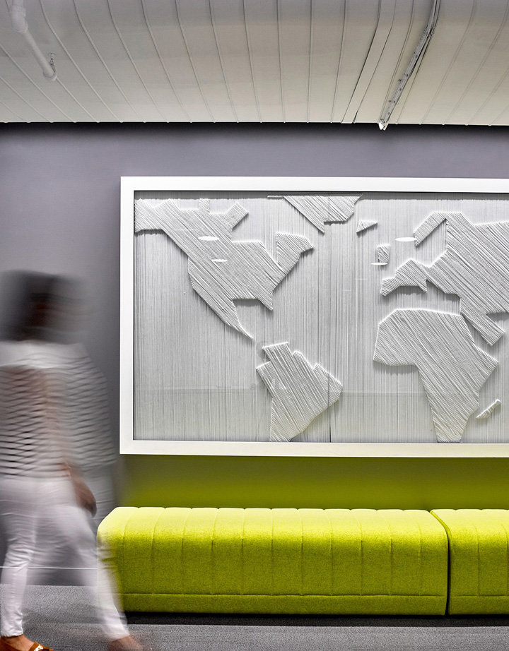 唯美工業(yè)風(fēng) 美國(guó)零售商Foot Locker紐約總部設(shè)計(jì)欣賞