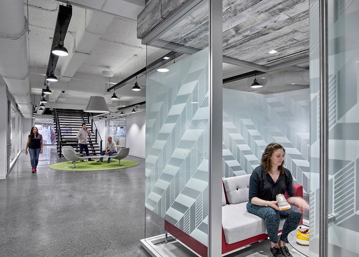 唯美工業(yè)風(fēng) 美國(guó)零售商Foot Locker紐約總部設(shè)計(jì)欣賞