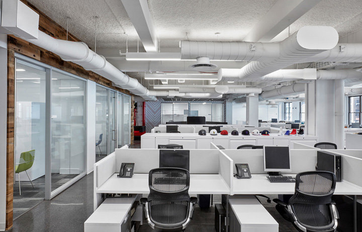 唯美工業(yè)風(fēng) 美國(guó)零售商Foot Locker紐約總部設(shè)計(jì)欣賞