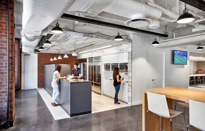 唯美工業(yè)風(fēng) 美國(guó)零售商Foot Locker紐約總部設(shè)計(jì)欣賞