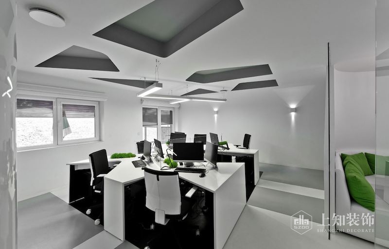 廣州辦公室設計中巧妙的手法讓辦公室空間擴大.jpg 廣州辦公室設計中巧妙的手法讓辦公室空間擴大.jpg