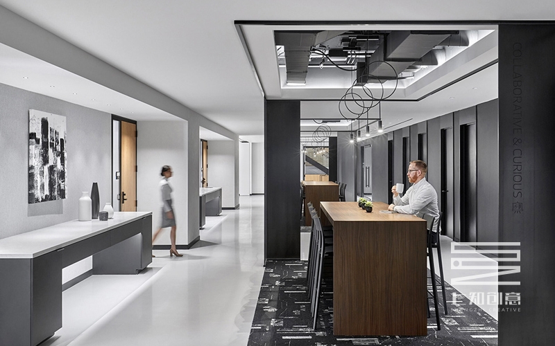 【辦公空間設(shè)計(jì)案例賞析】極致黑白，詮譯藝術(shù)美學(xué)??！4.jpg